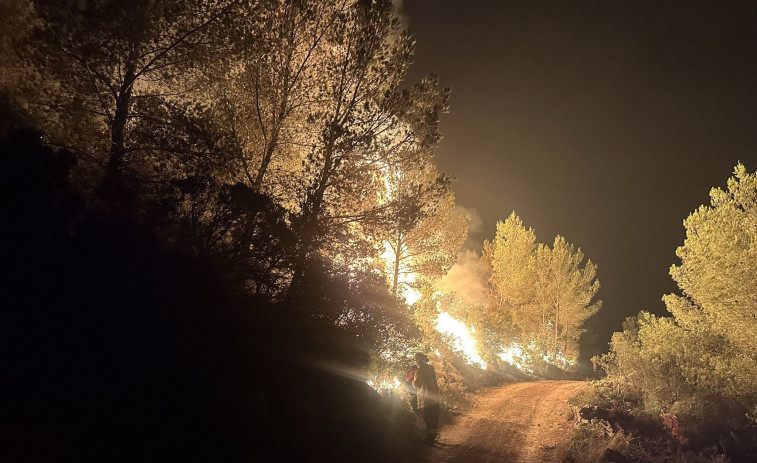 Lucha de los Bomberos en el Baix Ebre: una noche de esfuerzo y esperanza