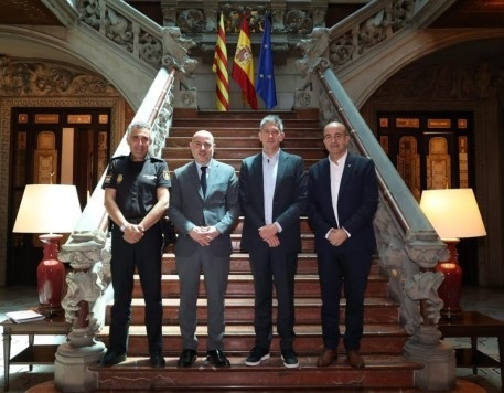 EuropaPress 6083619 delegado gobierno catalunya carlos prieto alcalde lhospitalet llobregat