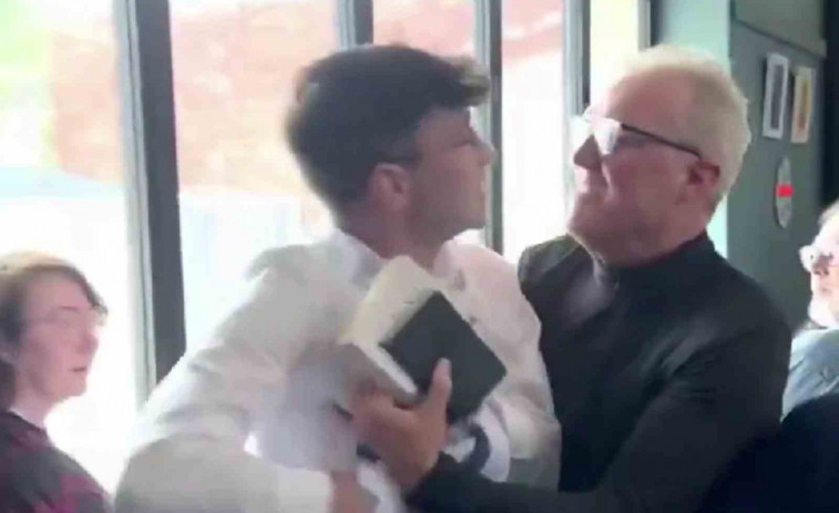 VÍDEO | 'No en Irlanda': esto es lo que le pasa a un estudiante tras sacar una bandera de Israel en una universidad