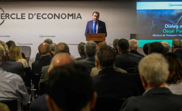 VÍDEO. Oscar Puente usa el catalán en el Cercle d'Economia y afirma: 