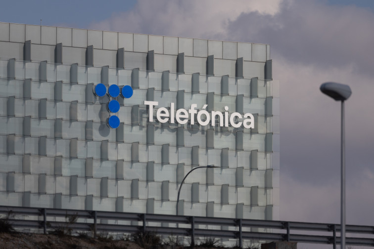 Telefónica da entrada a Adriana Folgueiras y a José Manuel Santero en el consejo de Telxius