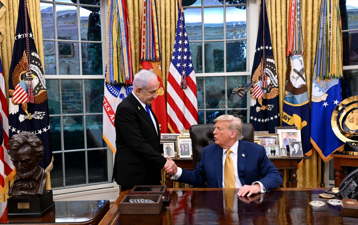 EuropaPress 6847566 handout 09 july 2025 us washington us president donald trump shakes hands