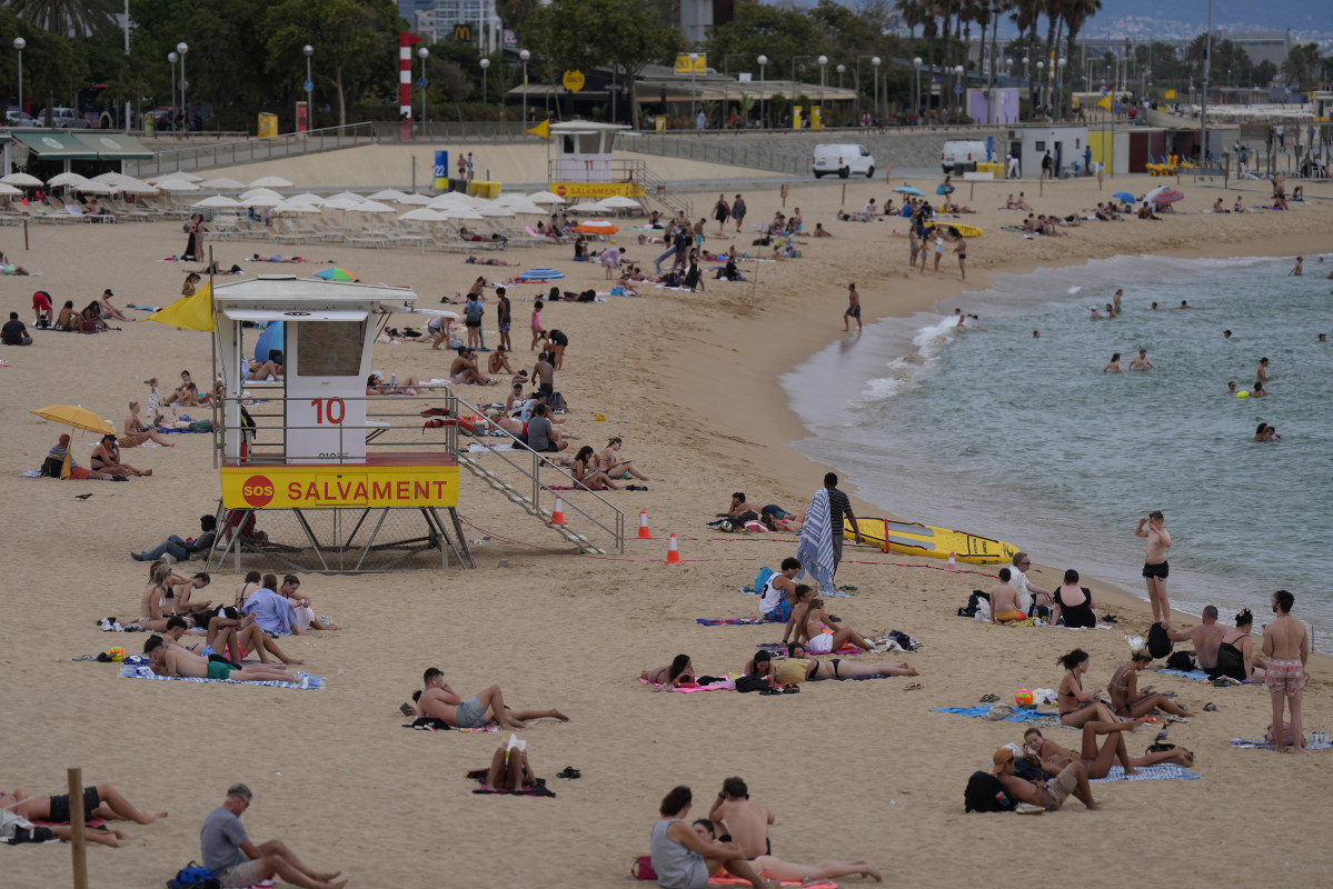 EuropaPress 6848780 estacion salvamento playa bogatell julio 2025 barcelona catalunya espana 26
