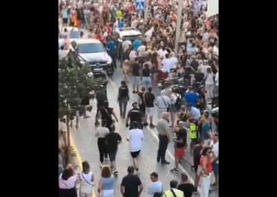 La Guardia Civil patrulla las calles de Torre Pachecho tras una noche de disturbios, cargas policiales y una detención