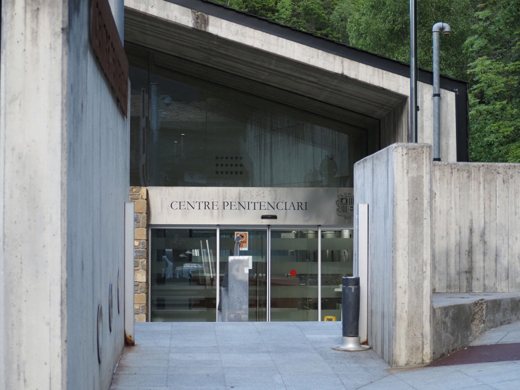Los copríncipes de Andorra aprueban un indulto de seis meses para condenas de delitos menores