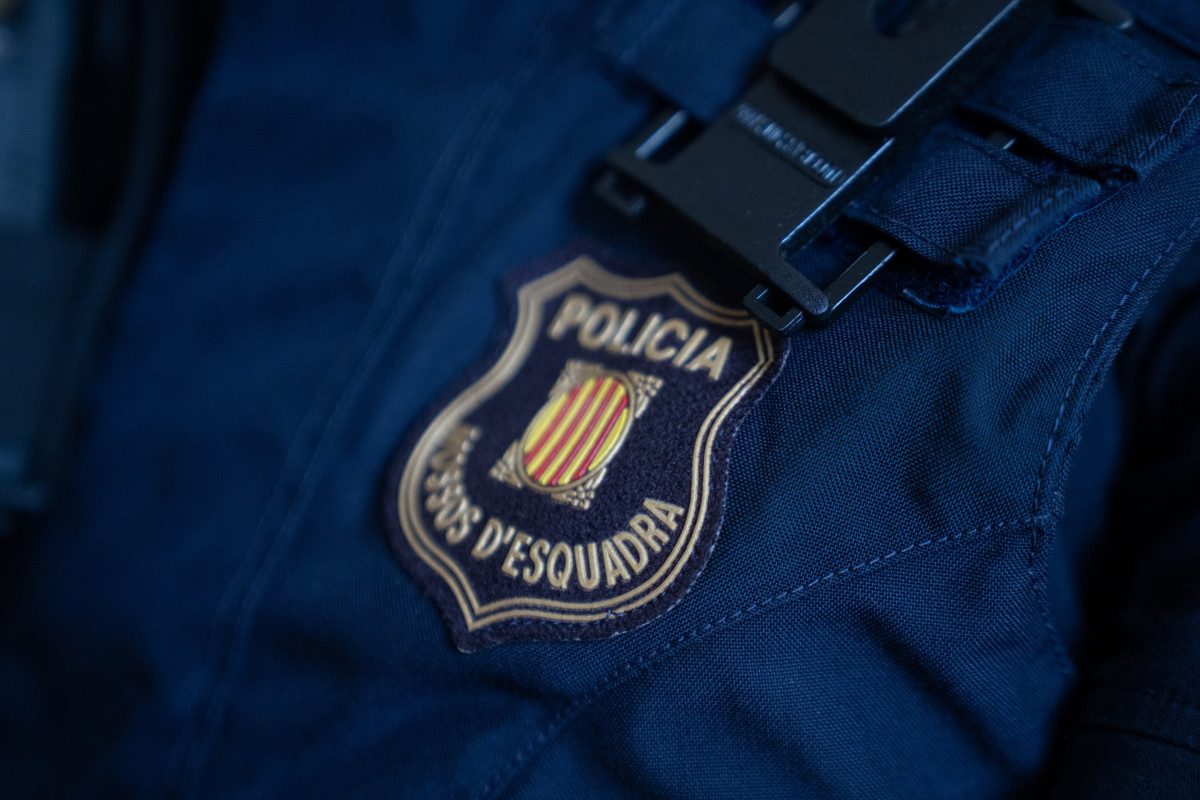 Archivo - Escudo de los Mossos d'Esquadra durante el dispositivo de Mossos para el GP de F1, 30 de mayo de 2025, en Montmeló, Barcelona, Catalunya (España).