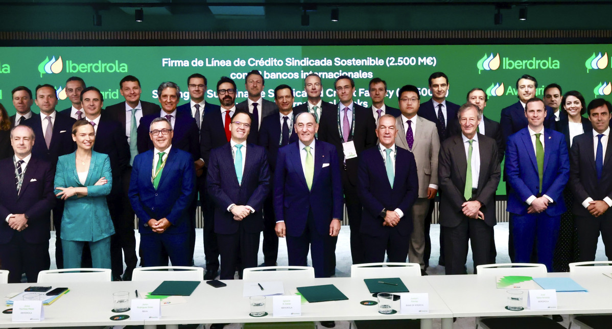 2025.07.16. Iberdrola fima 32 bancos 2