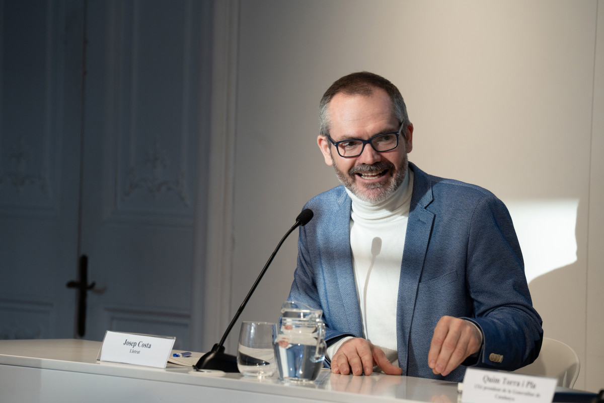 Archivo - El exvicepresidente primero del Parlament, Josep Costa, ofrece una rueda de prensa sobre espionaje político con Pegasus, en el Col·legi de Periodistes de Catalunya, a 6 de febrero de 2025,