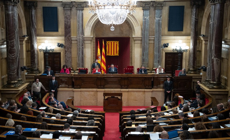 El Parlament lamenta las vidas perdidas en incendios y riadas y se compromete con la recuperación y prevención