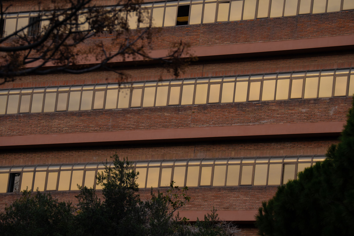 Archivo - Fachada de la Conselleria de Educación, a 1 de febrero de 2024, en Barcelona.