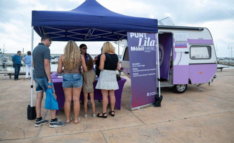 Un verano por la Igualdad: La Generalitat lanza un Punto Lila Móvil