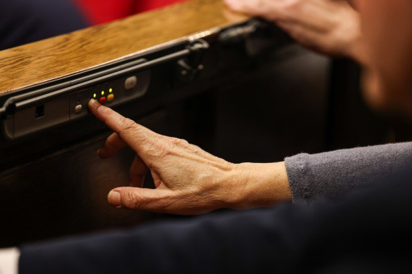El Parlament rechaza el veto de Vox y sigue tramitando la Ley contra la violencia machista