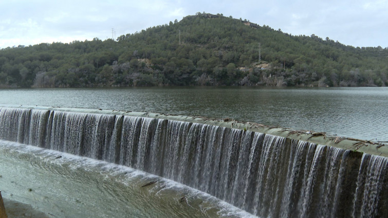 Alerta por desbordamiento en el embalse de Foix tras intensas lluvias