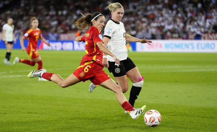 Aitana Bonmatí y Cata Coll salvan a España y la meten en su primera final de Eurocopa