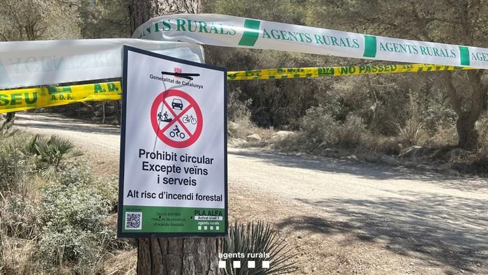 Archivo - Imagen de archivo de restricción de entrada en la montaña por peligro de incendio