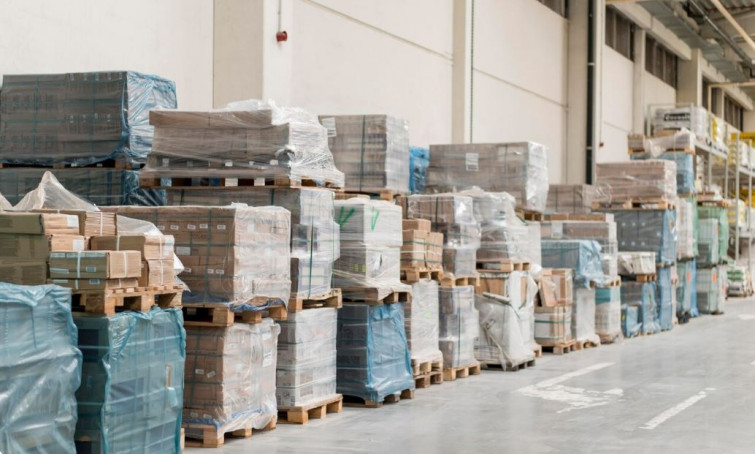 El impuesto al plástico fuerza el cierre del 60% de fabricantes de fleje en España