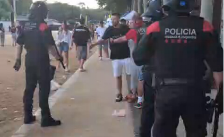 Graves incidentes en Les Santes de Mataró: tres detenidos y ocho denuncias por enfrentarse a los Mossos