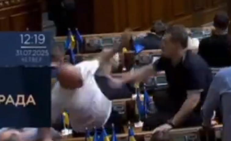 Video: pelea en el Parlamento ucraniano por Ley Anticorrupción