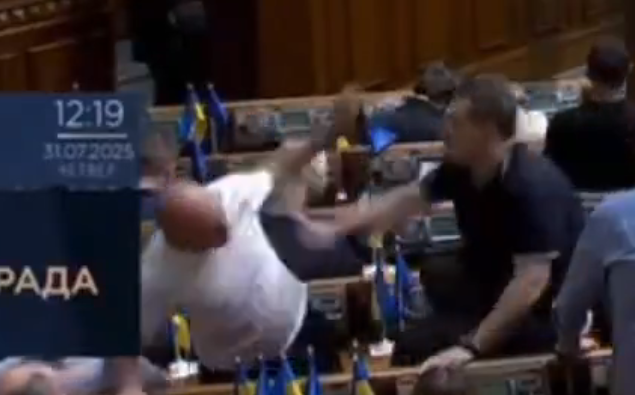 Video: pelea en el Parlamento ucraniano por Ley Anticorrupción
