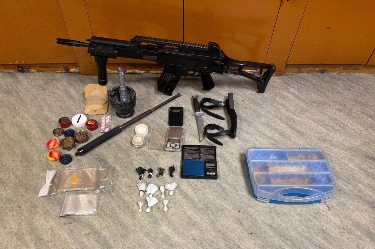 Material confiscat al punt de venda de droga