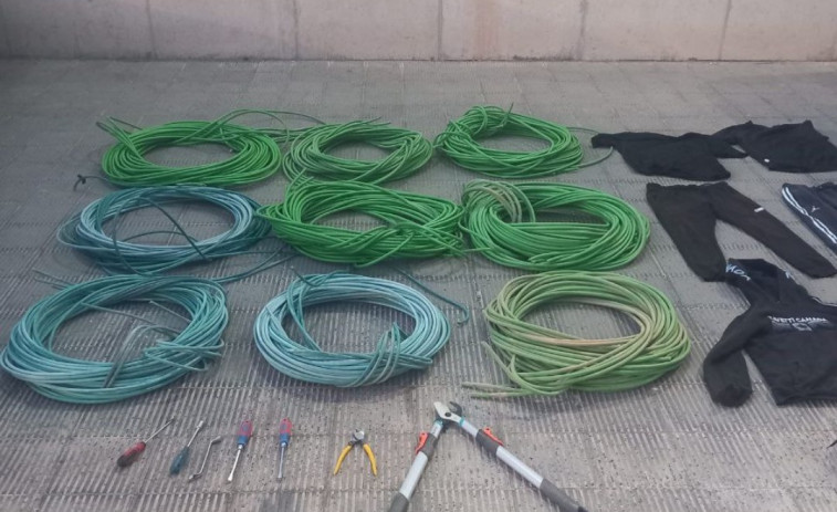 3 detenidos en l'Ampolla por conducir con 200 kilos de cable de cobre sustraídos