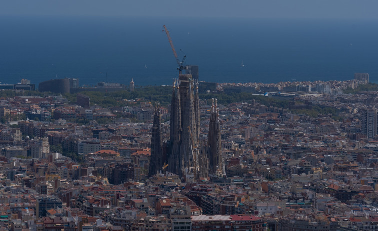 La Sagrada Familia se convierte en el edificio más alto de Barcelona