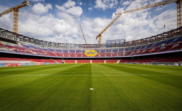 El Spotify Camp Nou ya ha instalado el césped definitivo