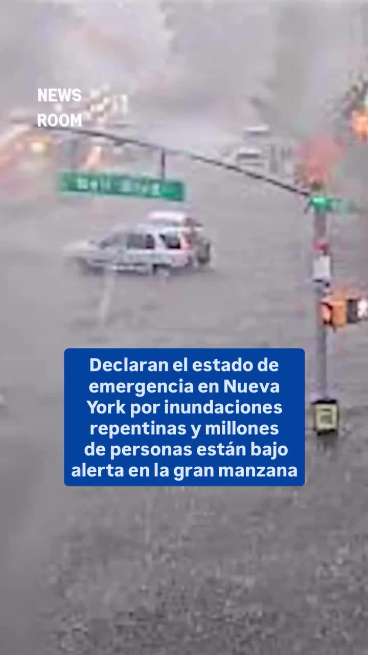 Múltiples calles en la Gran Manzana ya están intransitables, con autos sumergidos y hasta estaci