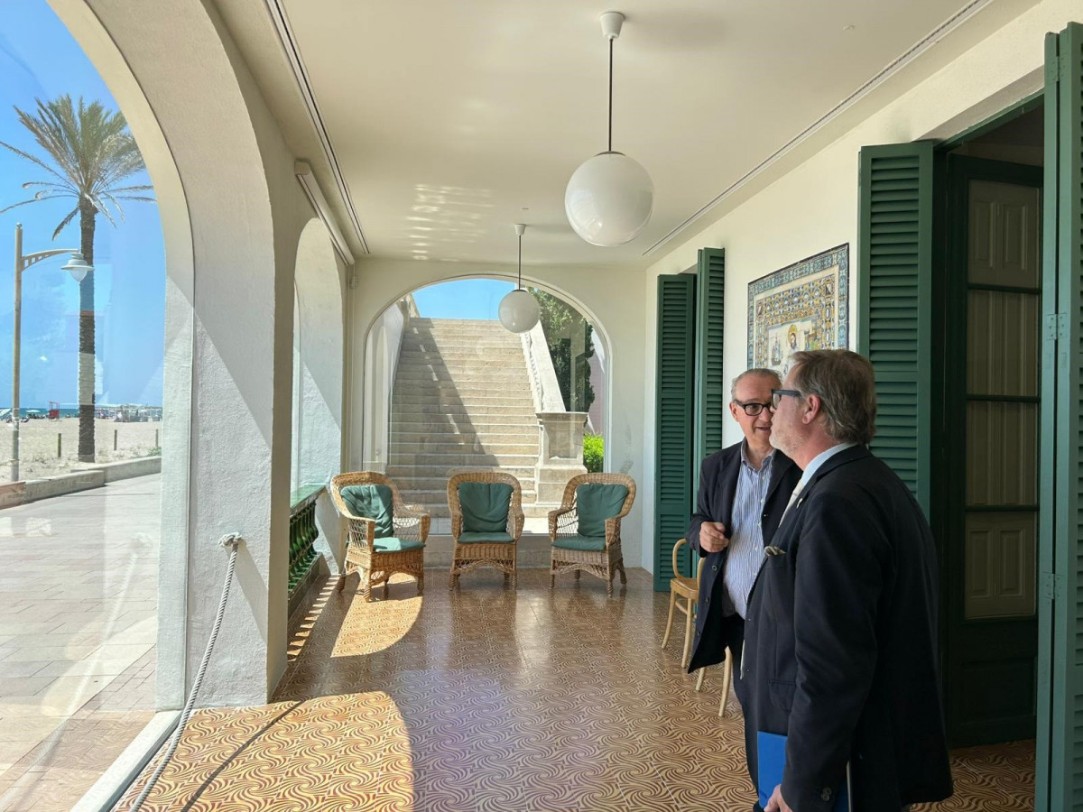 El presidente de la Autoritat Portuària de Tarragona, Santiago J. Castellà, visita el Museu Pau Casals en El Vendrell