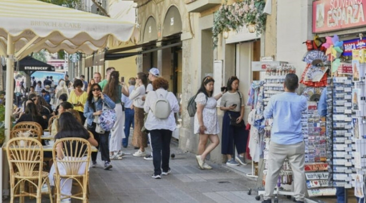 Barcelona activa 37 medidas para mitigar el impacto turístico en el barrio de la Sagrada Família