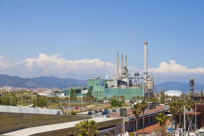 Catalunya apuesta por la quema de residuos para cerrar 13 vertederos y generar energía