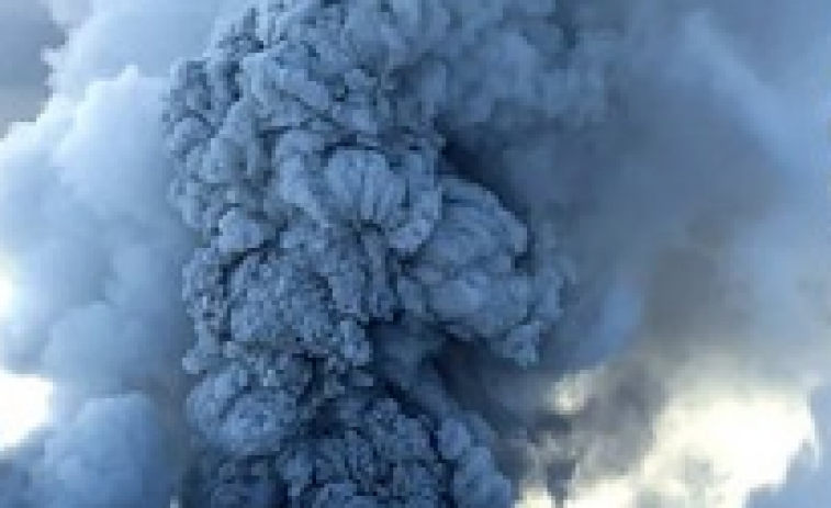 Video:tras el gran terremoto en Kamchatka, la península se desplaza 2 metros y un volcán dormido por 600 años entra en erupción