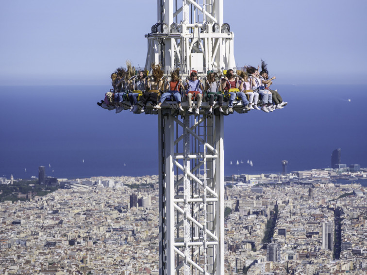 Entrada gratis para menores de 30 a la caída libre Merlí del Tibidabo