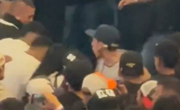 VIDEO:  una pelea masiva entre fans en el Movistar Arena obliga a cancelar el concierto