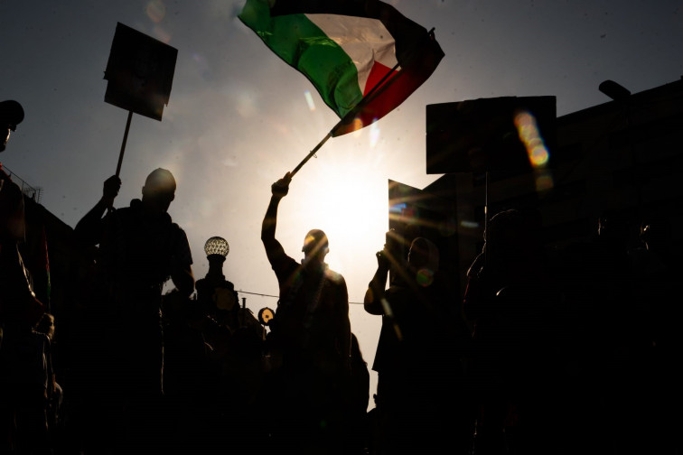 Barcelona reúne unas 2.500 personas en masiva protesta por los ataques en Gaza