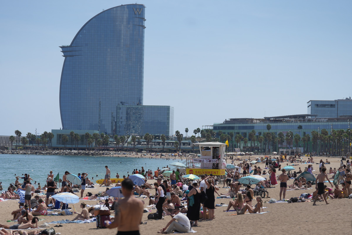EuropaPress 6891513 puesto salvamento playa agosto 2025 barcelona catalunya espana agosto 2025