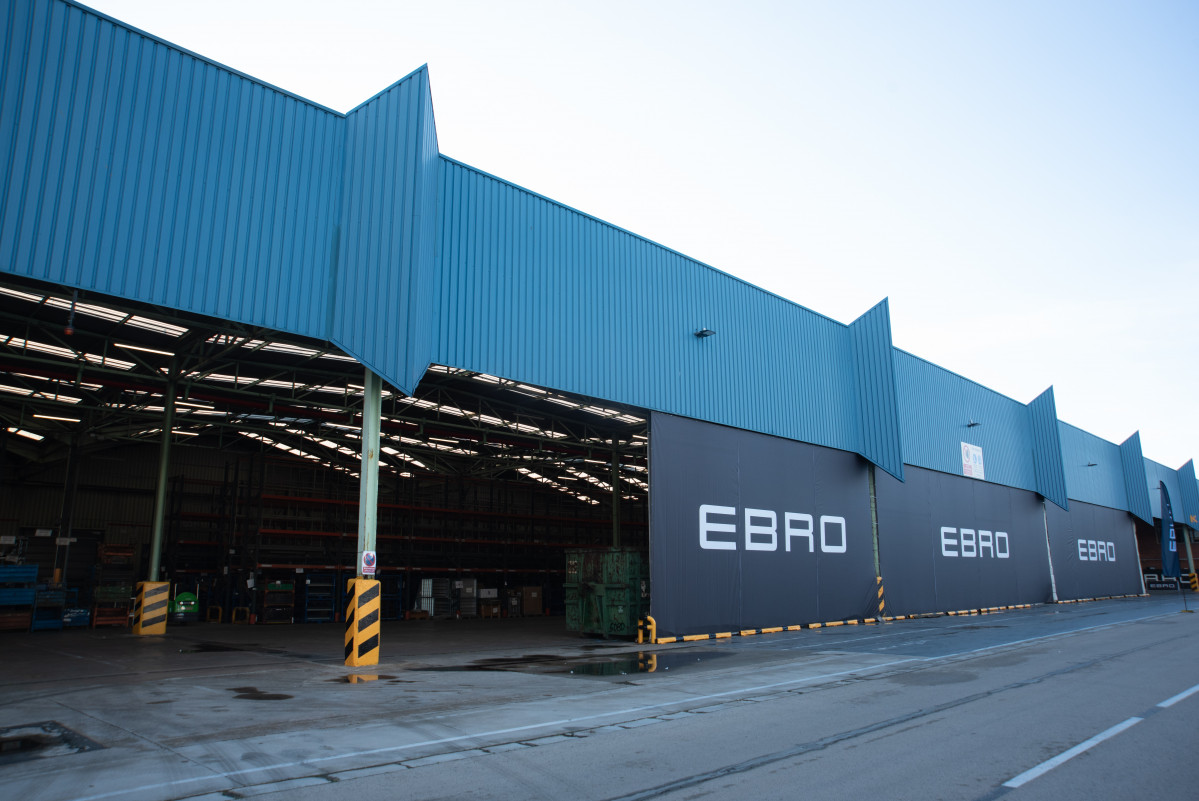 EuropaPress 6361909 fachada planta produccion ebro zona franca ebro factory 23 noviembre 2024