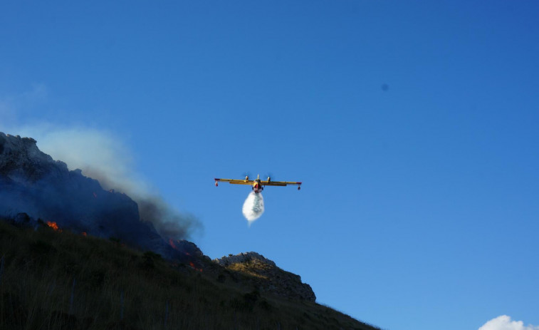 La UE envía dos aviones para prevenir una escalada de los incendios en España