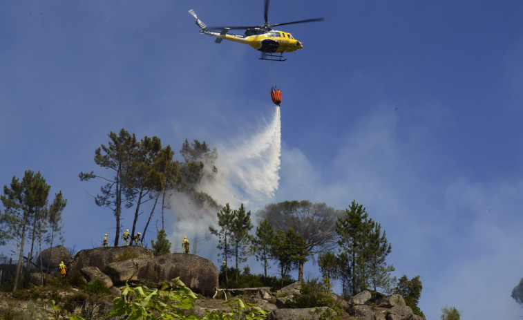 España reduce los incendios activos, pero Galicia empeora y supera las 88.000 hectáreas calcinadas