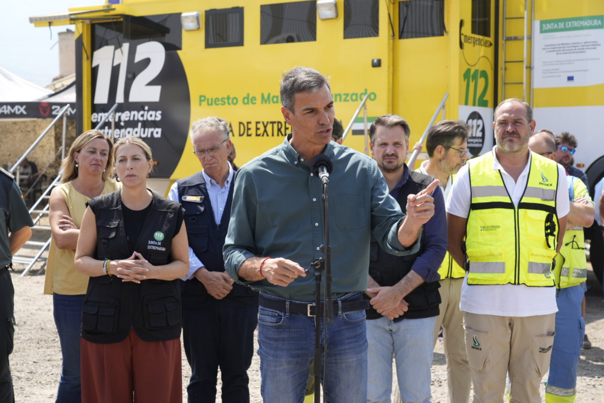 EuropaPress 6907215 presidente gobierno pedro sanchez junto presidenta junta extremadura maria (1)