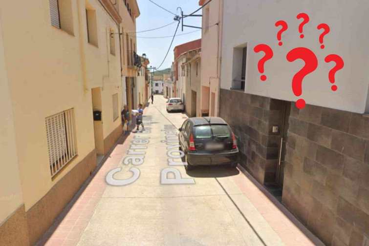 La curiosa calle de las Dos Provincias: en un lado está Barcelona y en el otro Tarragona
