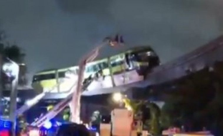 Infierno en el monorail: tormenta en Mumbai deja atrapados a 600 pasajeros