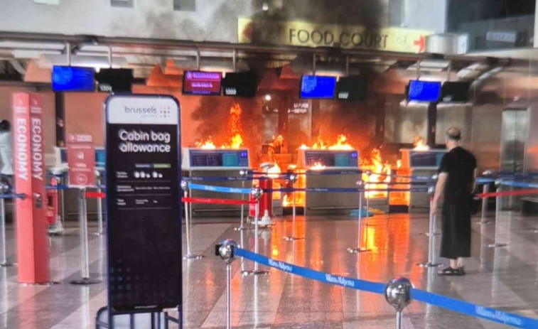 VÍDEO | Un pirómano prende fuego al mostrador de facturación en el Aeropuerto de Milán