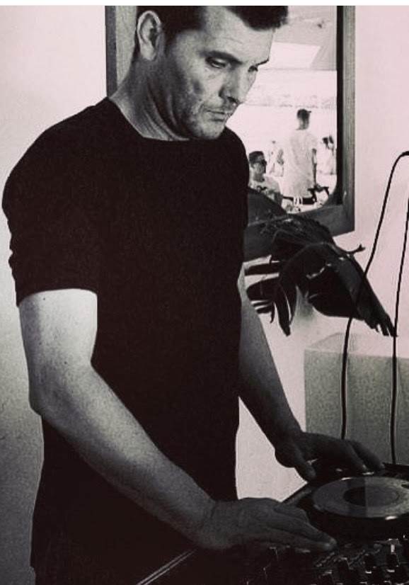 La música electrónica de luto: muere el DJ Alex Kentucky