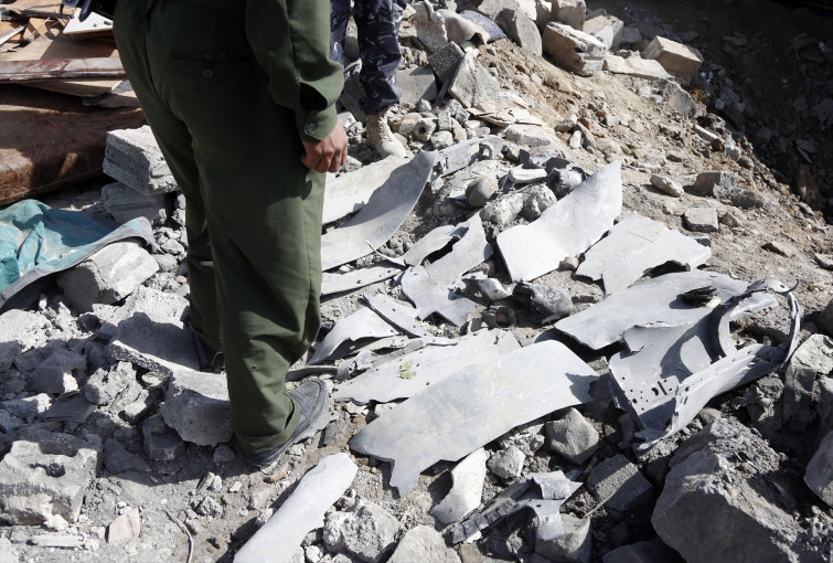 Israel lanza una oleada de ataques contra Yemen después del impacto de un misil de dispersión houthi