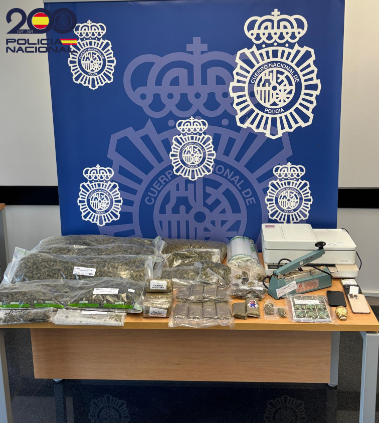 Dos detenidos y 7 kilos de marihuana y hachís incautados en dos locales de Badalona