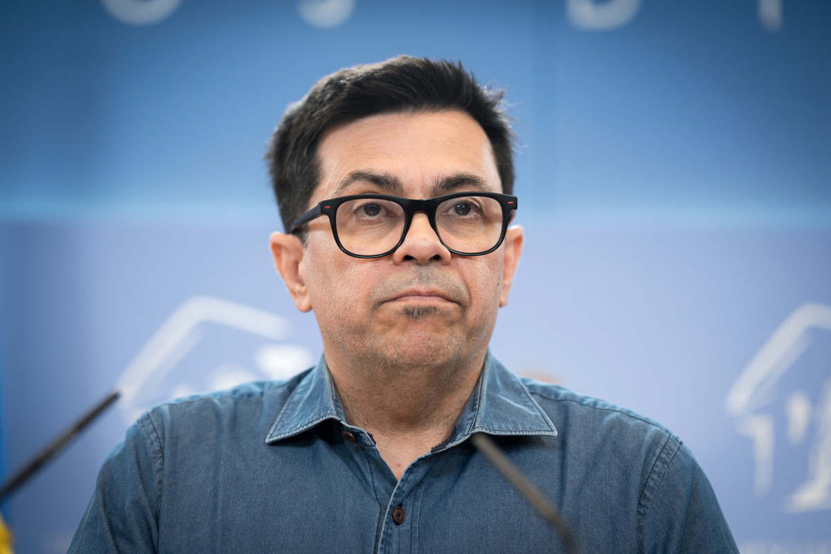 Archivo - El portavoz de los Comuns y secretario primero de la Mesa del Congreso, Gerardo Pisarello, durante una rueda de prensa en el Congreso de los Diputados.