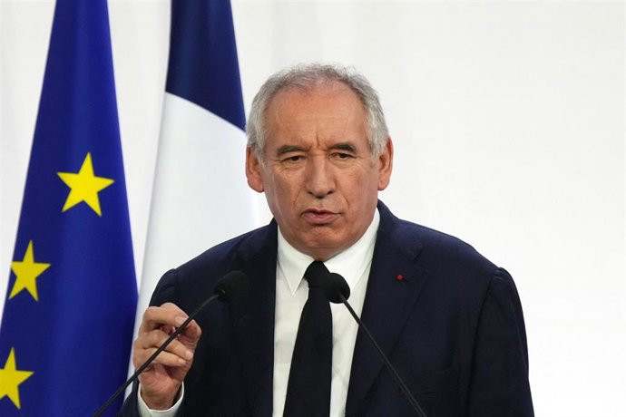 Francia al borde del abismo: moción de confianza y amenaza de intervención del FMI