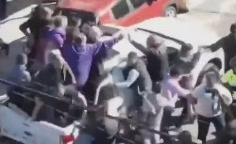 VIDEO|Evacuan a Javier Milei tras ser atacado con piedras durante un acto
