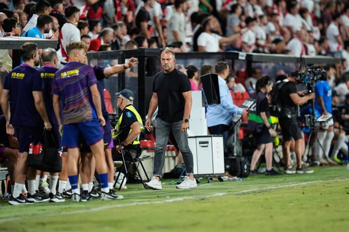 Joan Garcia salva un punto para el Barça y Hansi Flick dispara con bala: “los egos matan el éxito”